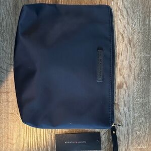 Tommy Hilfiger Dark Blue Toiletry Bag